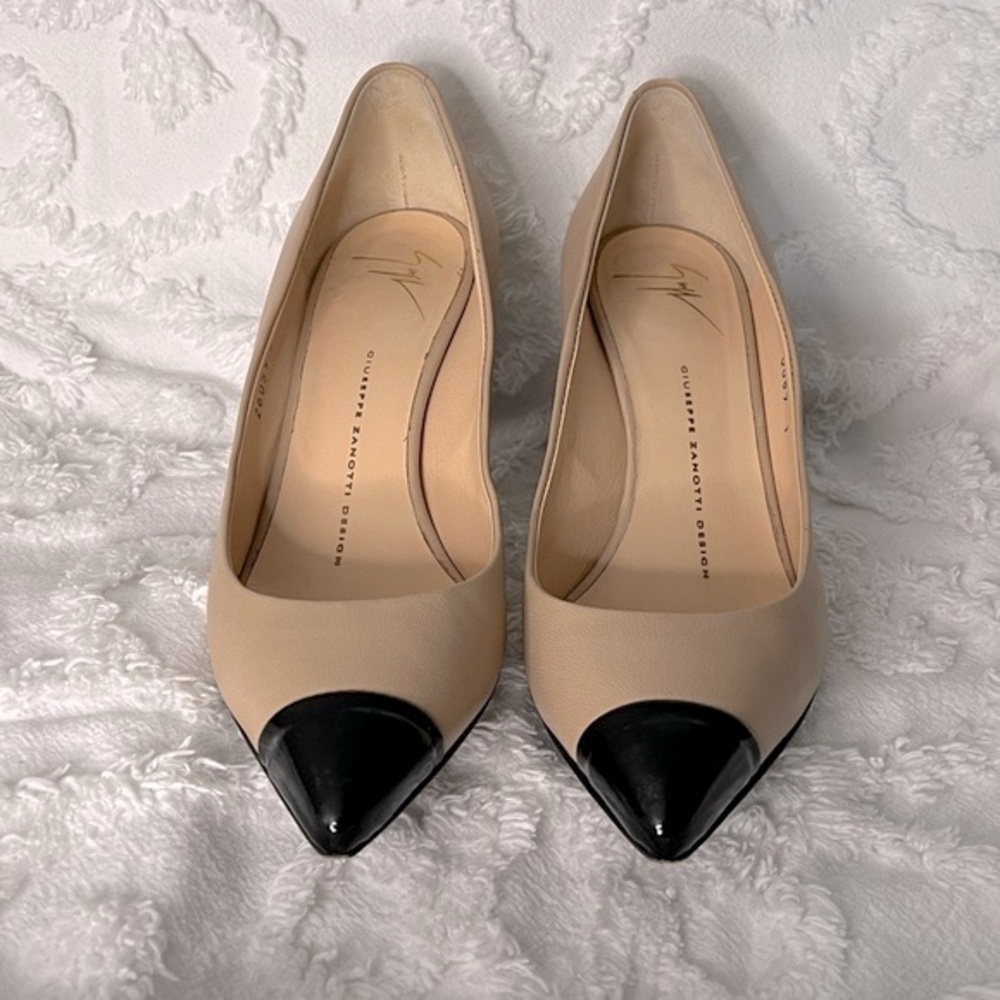 GIUSEPPE ZANOTTI • BEIGE BLACK PUMP • MINT IN BOX - Picture 2 of 7